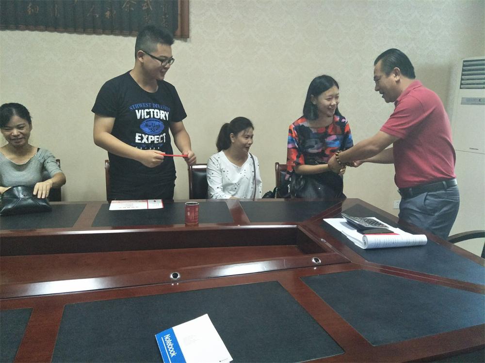 福建易順建筑工程有限公司2017年第一屆：“金秋助學，學子圓夢，誠信你我，感恩社會”